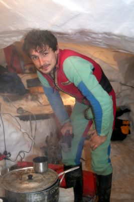 Krubera-Voronja -2170 m, speleologická expedice do nejhlubší propasti světa II.