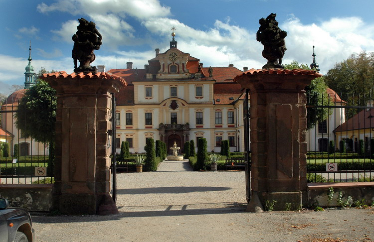 Zámek Jemniště – místo, kde srdce rozkvétá