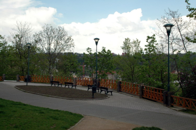 Pražské zahrady, zastavení čtyřicáté osmé - vrch a park Mrázovka