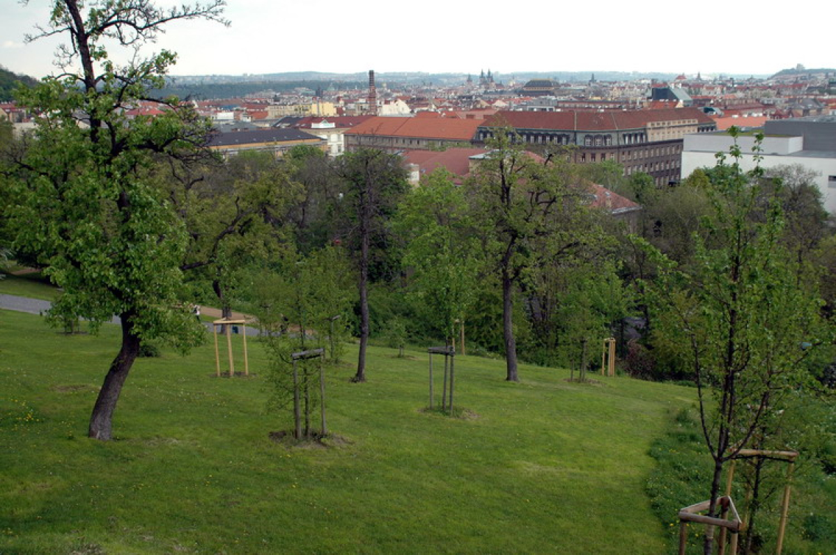 Pražské zahrady, zastavení čtyřicáté deváté - park Sacré Coeur