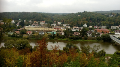 Obec Nižbor u Berouna - Zámek, Hrobka a vyhlášená restaurace Zastávka Nižbor (Hanák)