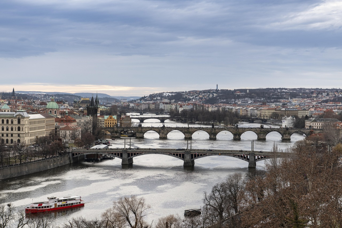 Přímé lety z Prahy: zajímavé destinace a okolní výlety pro všechny