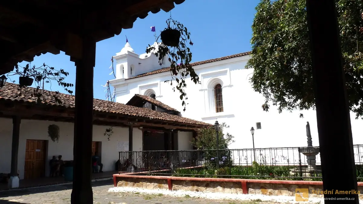 Guatemala, Chichicastenango, kostel svatého Tomáše