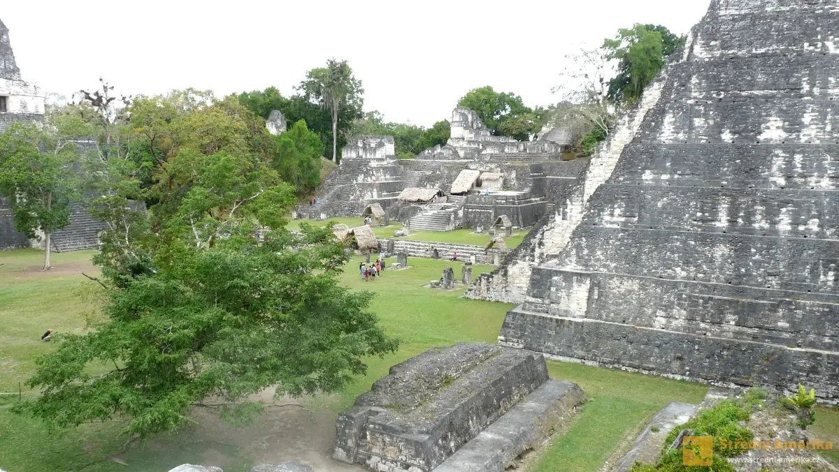 Guatemala, Tikal, archeologické naleziště největšího a nejdůležitějšího mayského města