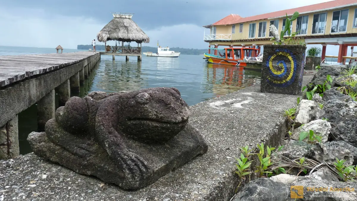 Z garífunského Livingstonu po řece Rio Dulce