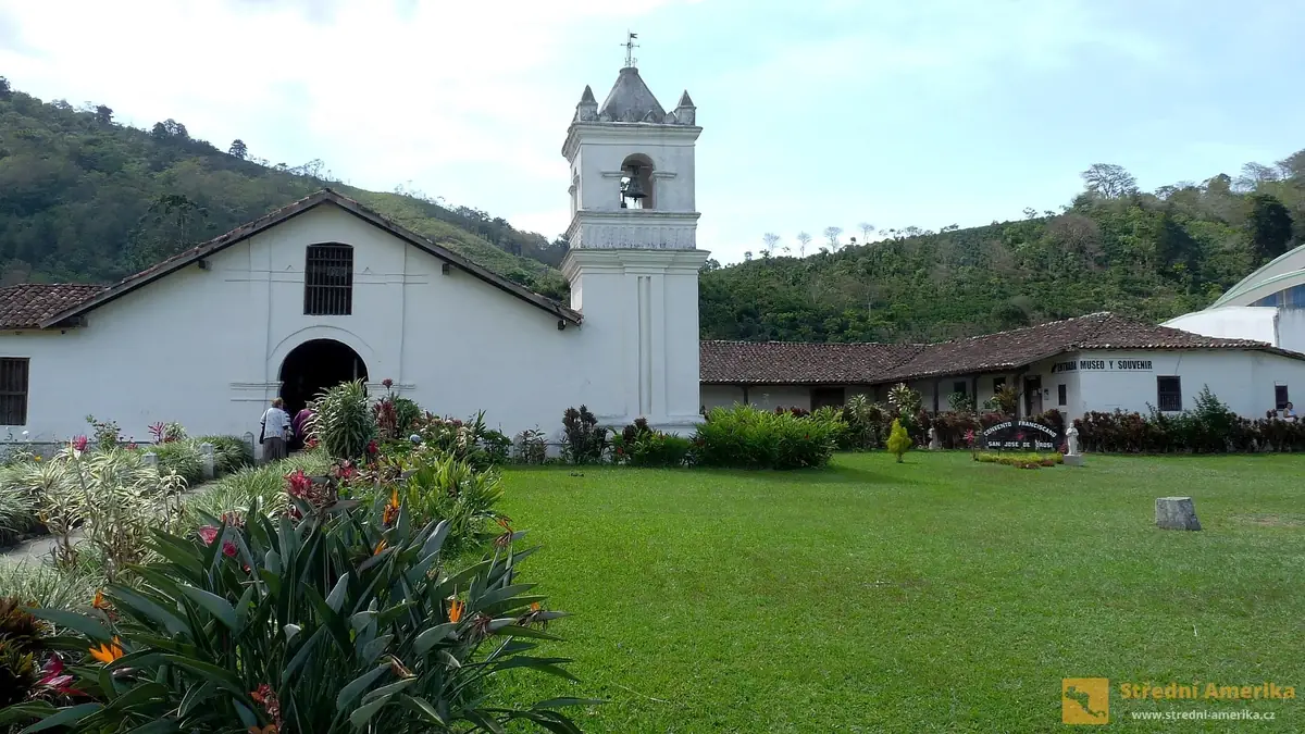 Orosi, jeden z prvních kostarických kostelů Iglesia de San José.