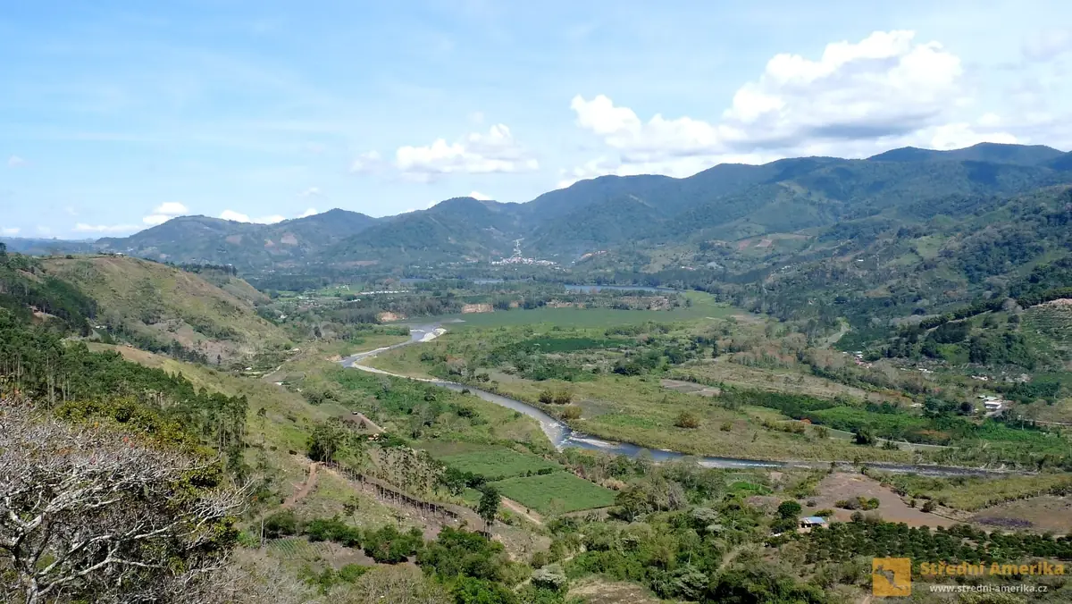 Kostarika, údolí Orosí, Orosi River Valley