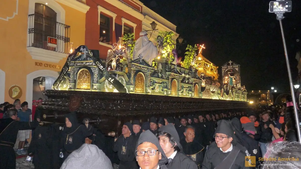 Guatemala, Antigua, Velký pátek a Velikonoce v Antigui.